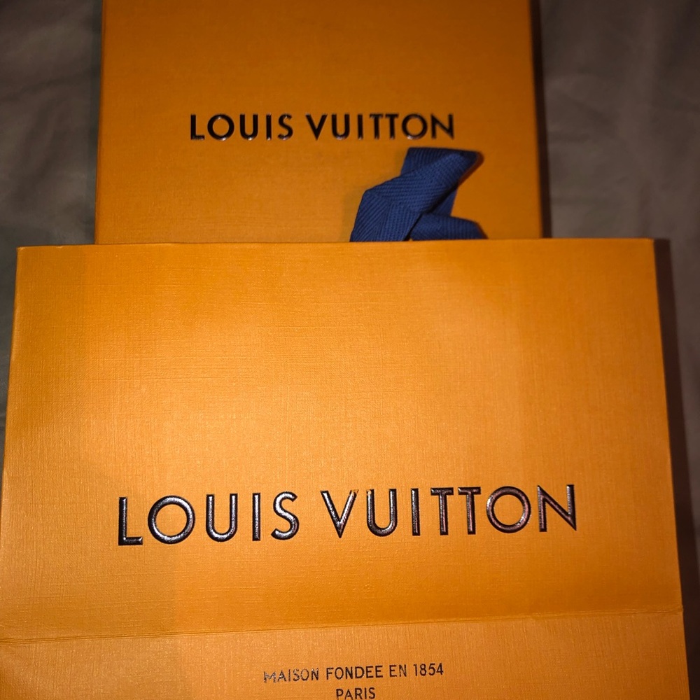 Men’s Louis Vuttion Size 32-34 Black